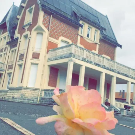 Chateau De Marteville *