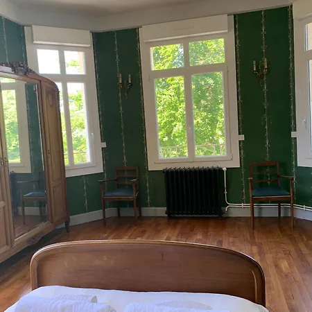 Chateau De Marteville *